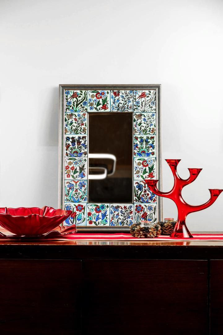 Frilled tiles mirror