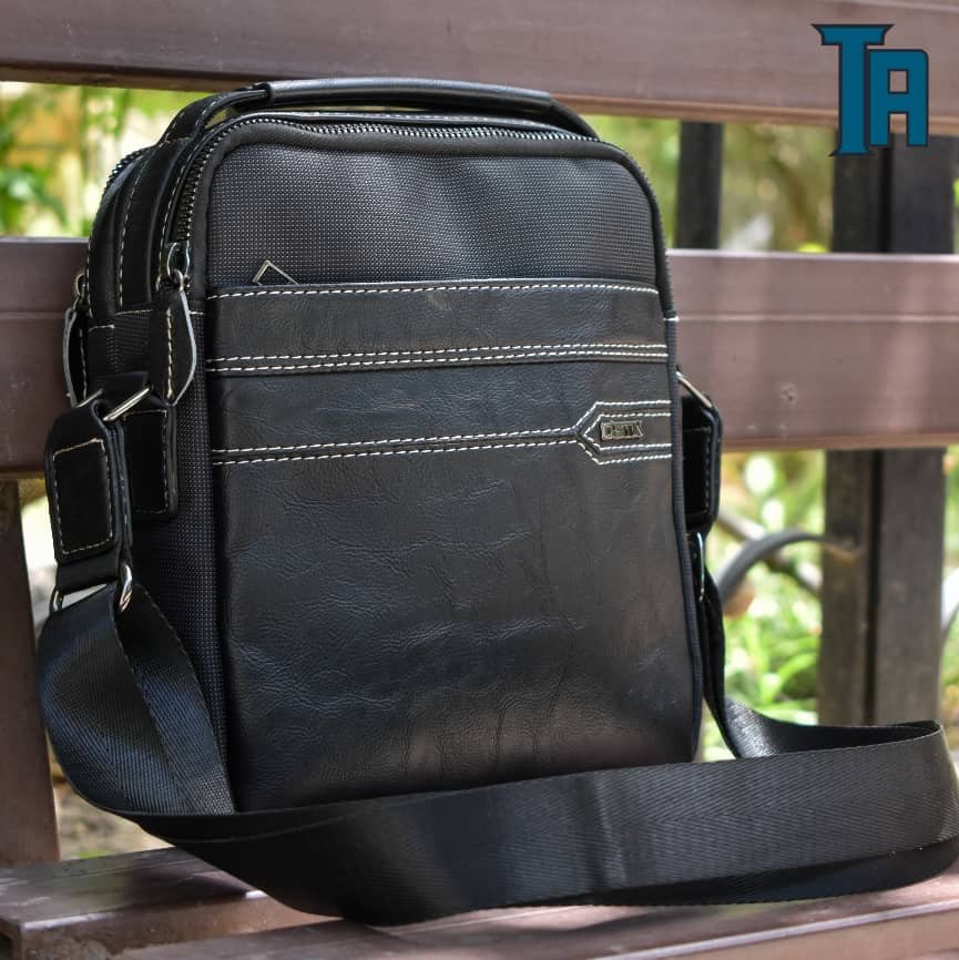 Men shoulder bag leather - Hover