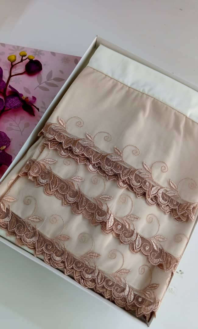 Decorative prayer set