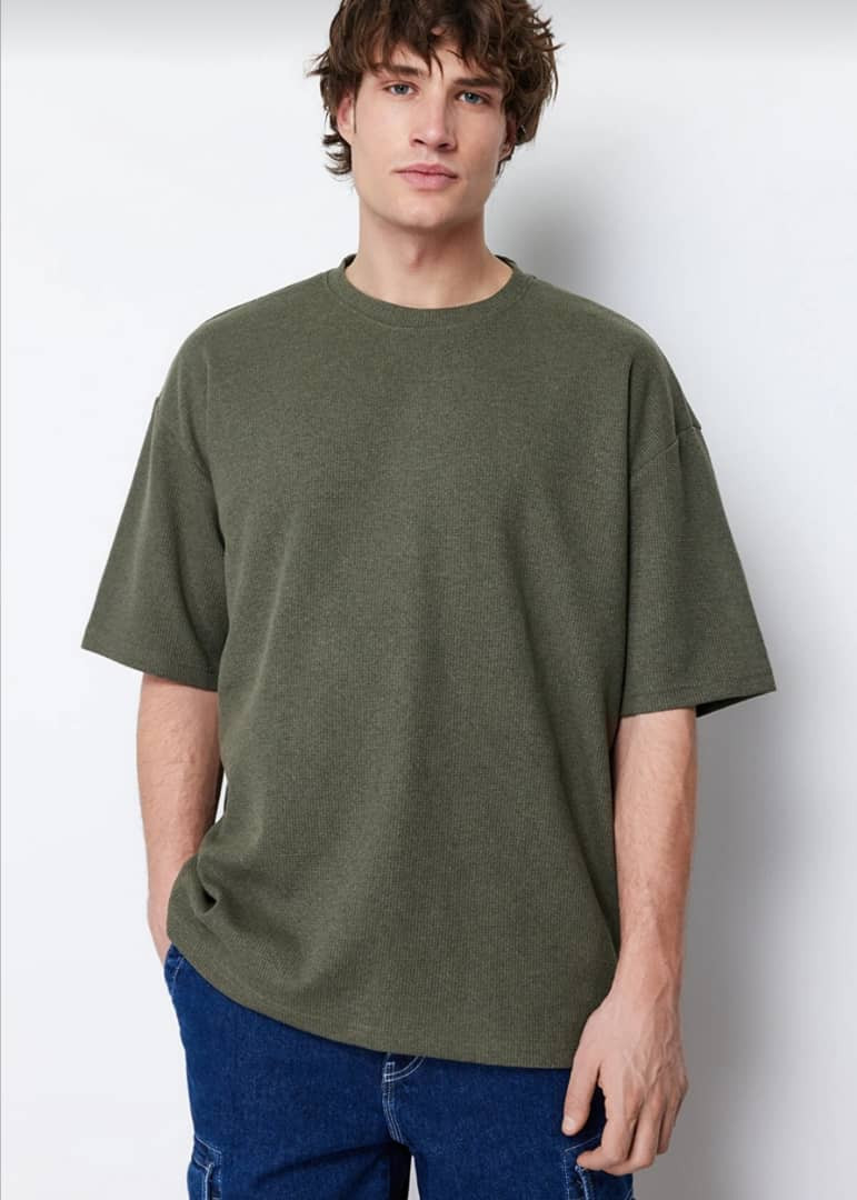 plain men’s t-shirt