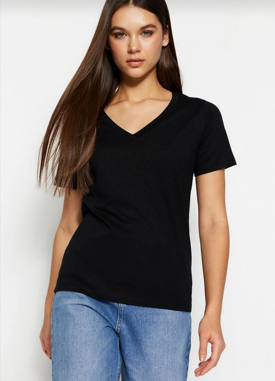 V-neck T-shirt - Hover