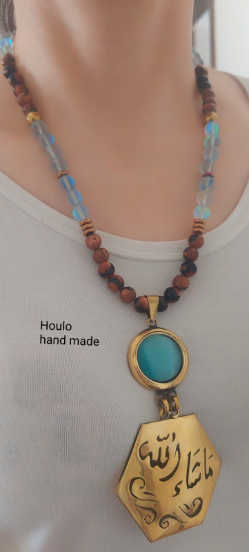 Necklace gemstone with copper