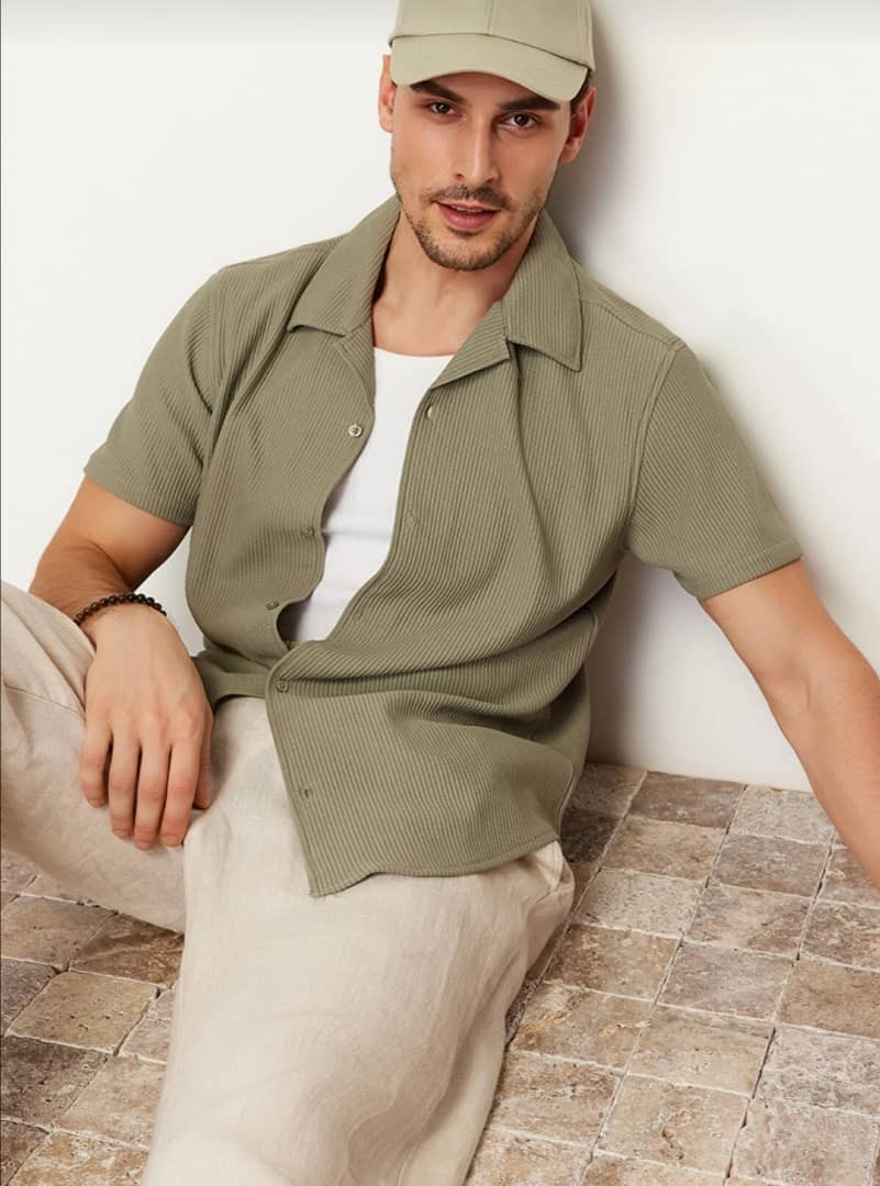 short sleeved men’s shirt