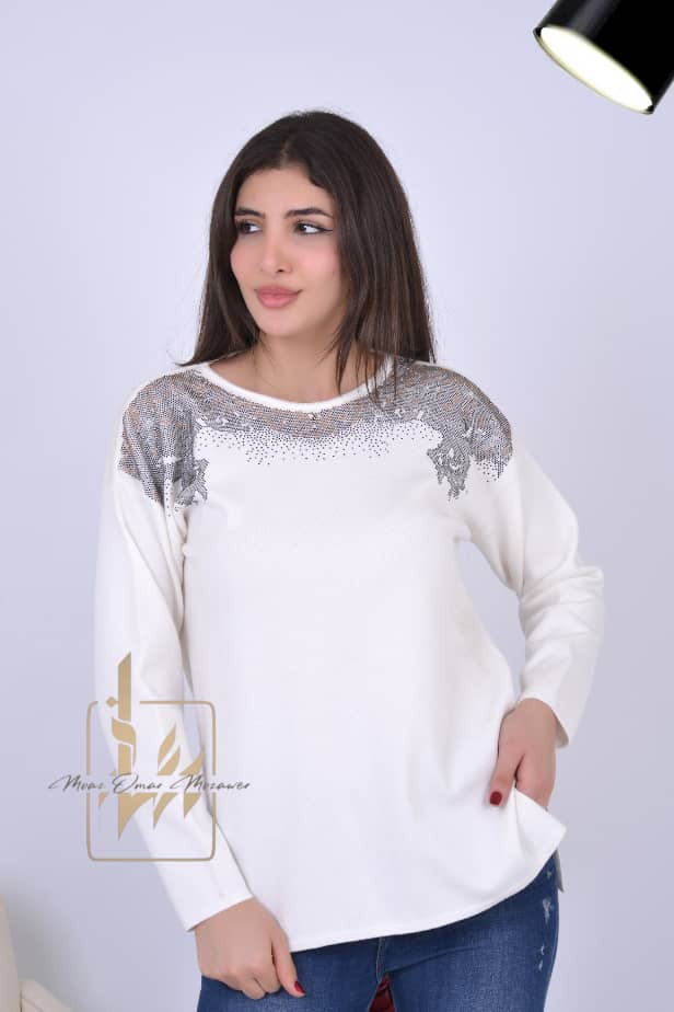 Women Long sleeves top with beads on shoulders - Hover