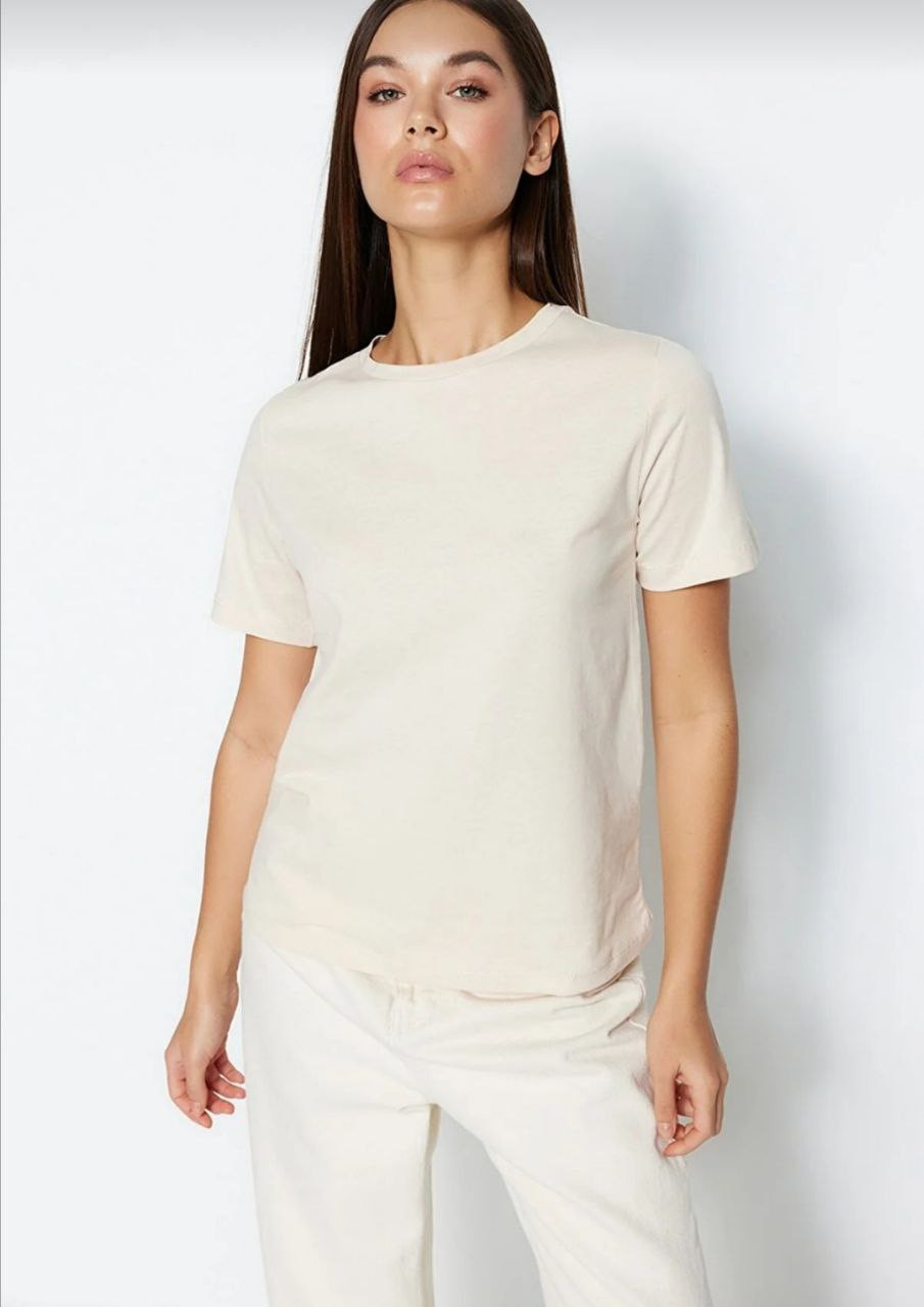 Beige T-shirts - Hover