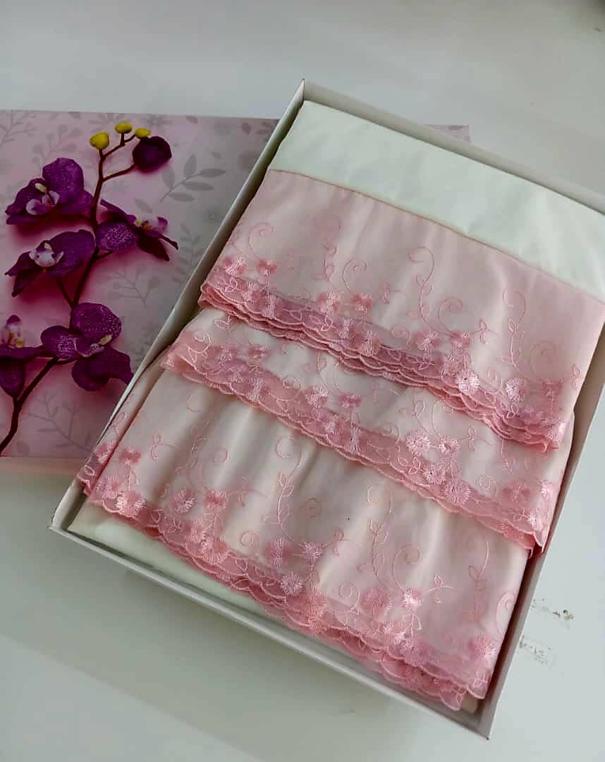 Decorative pink  prayer set