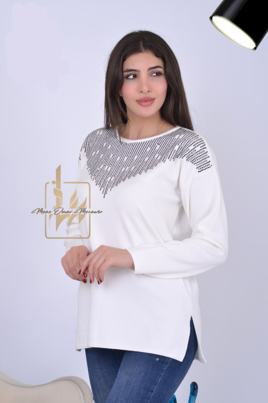 White woman top with beads on neck - Hover