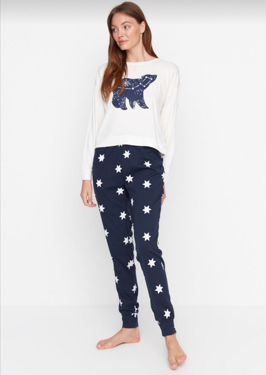 Simple pyjama - Hover