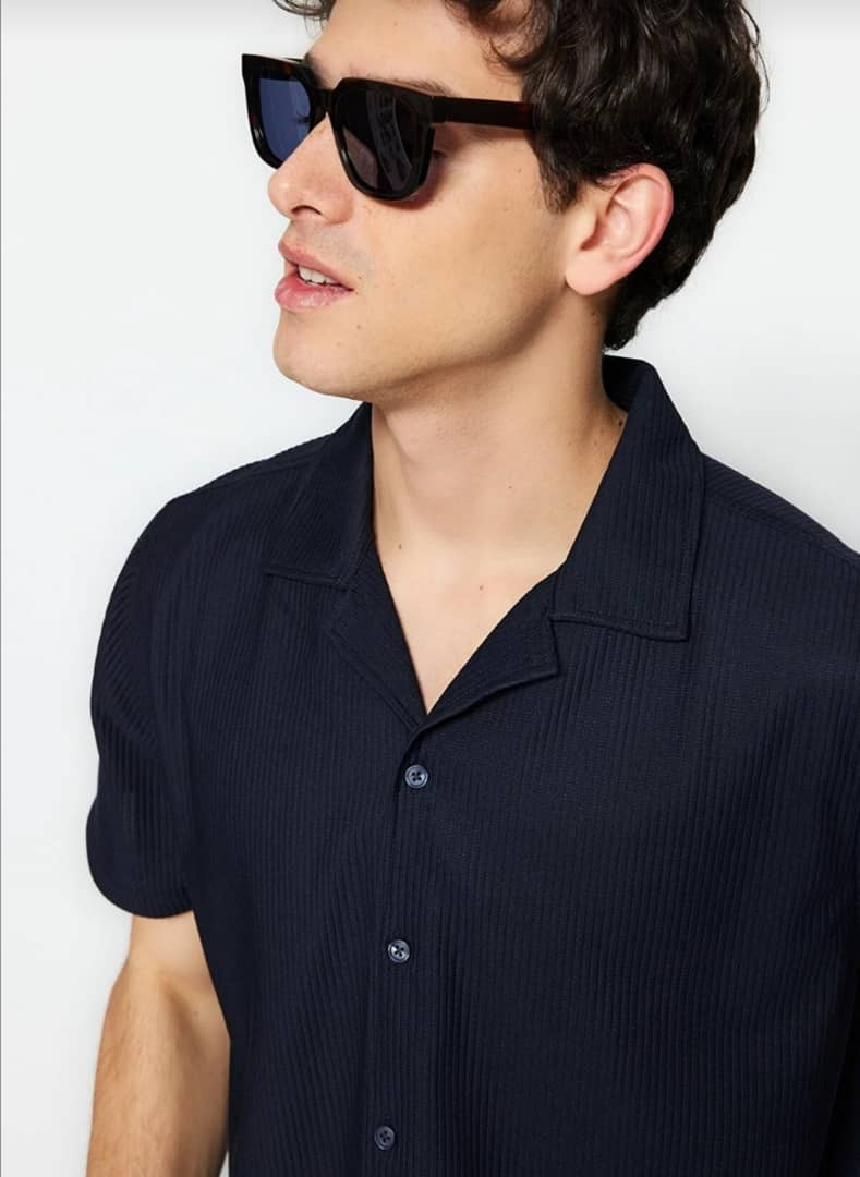 short sleeved men’s shirt - Hover